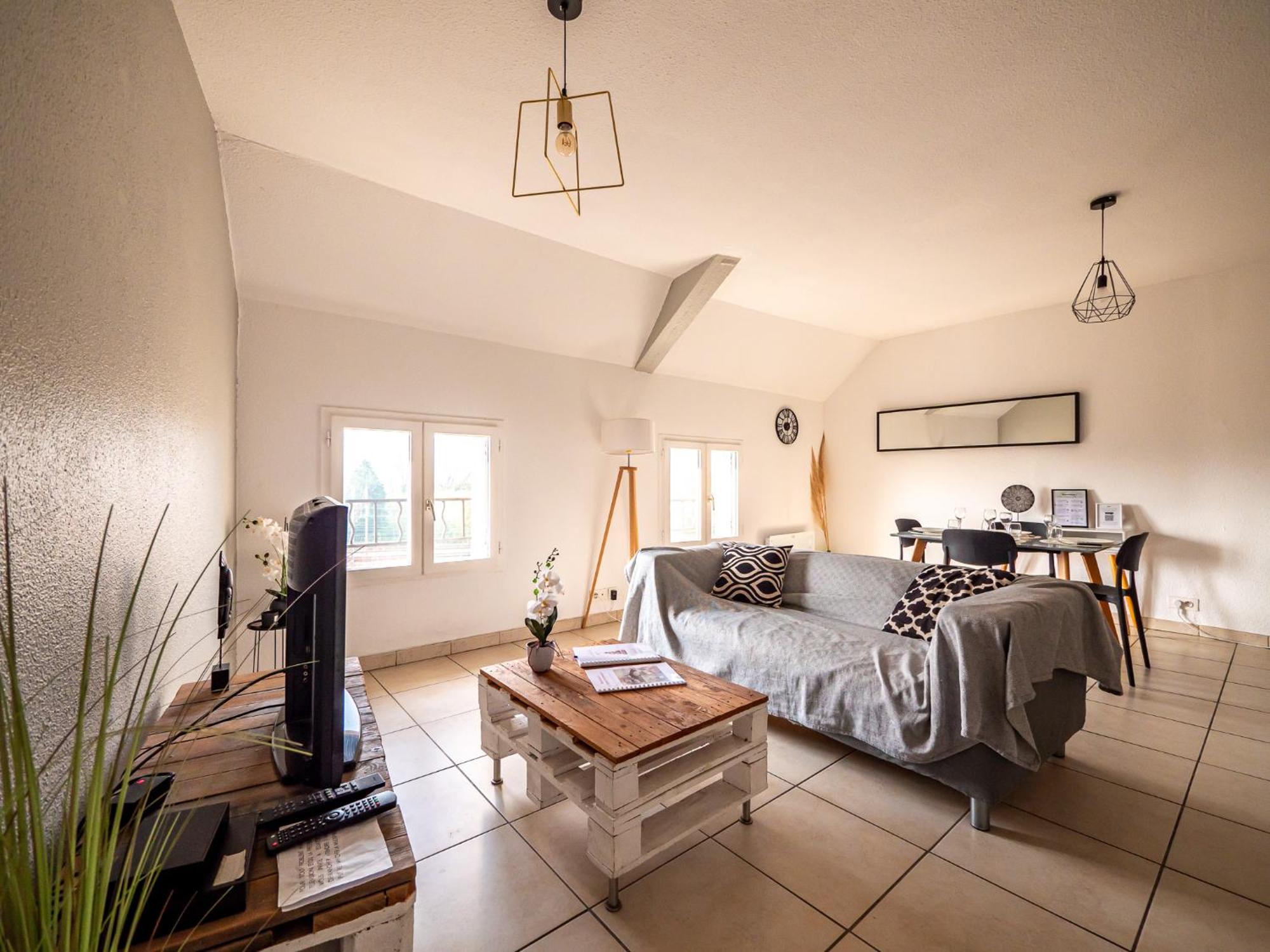 Appartement Chaleureux avec 2 grandes chambres Saint-Rambert-dʼAlbon Extérieur photo